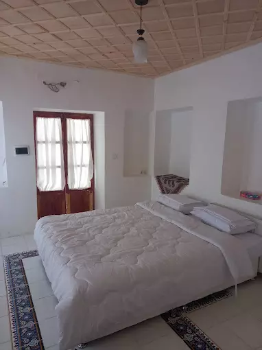 هتل هشت گنج